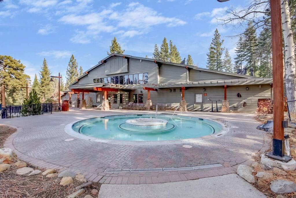 Slope Side Studio In Northstar Village! Truckee Extérieur photo